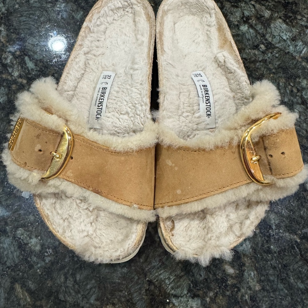 Birkenstock Madrid Big Buckle Tan Shearling Clogs - Picture 2 of 13